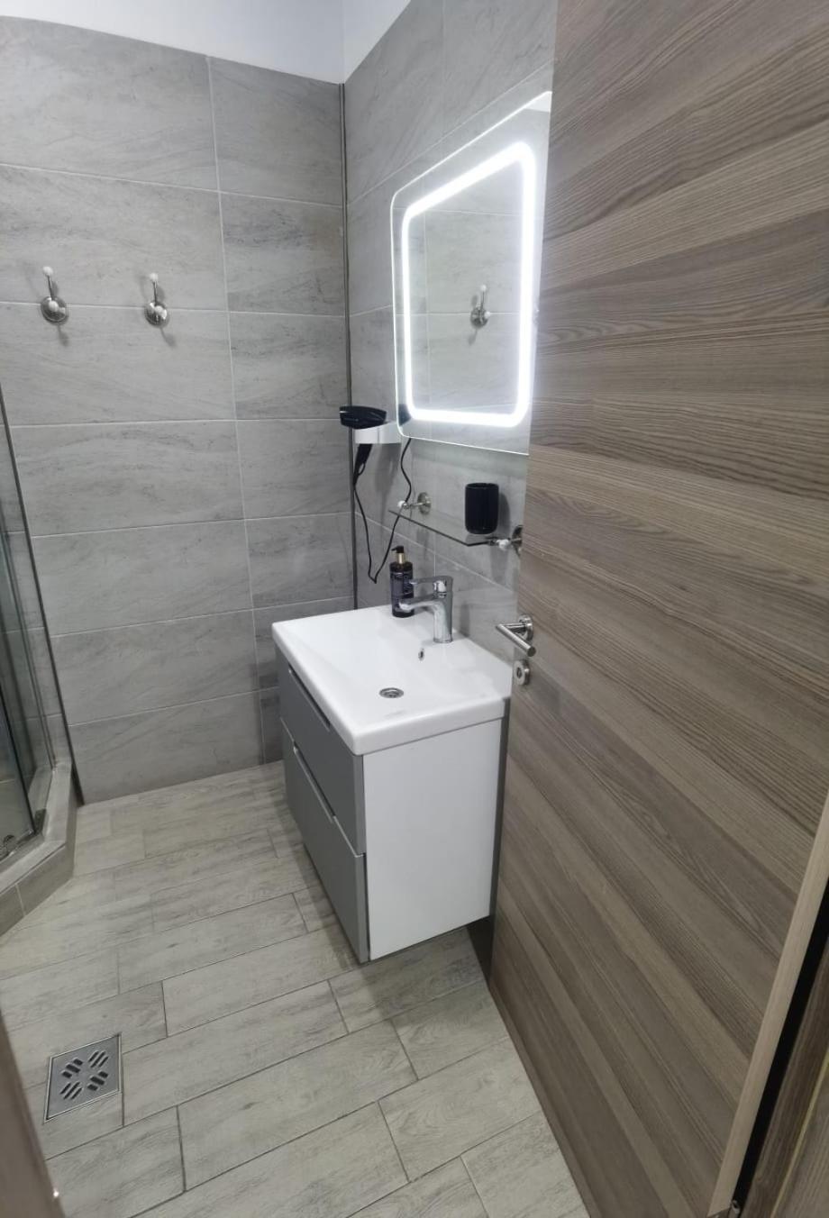 Appartamento Apartament Alezzi Iony Năvodari Esterno foto